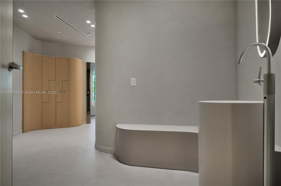 Image 47 of a home in . Image 47 of a home in .