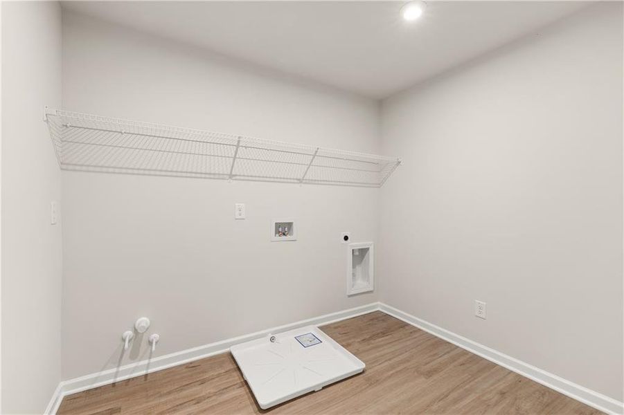 Spacious, unfurnished interior of a new home in The Village at Shallowford, Kennesaw (Image 25).