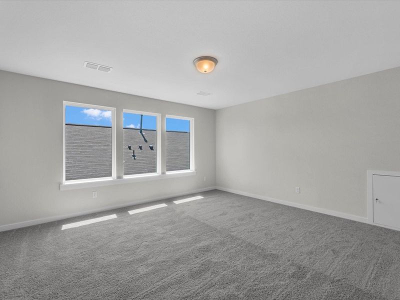 Spacious, unfurnished interior of a new home in Mason Woods, Cypress (Image 14).