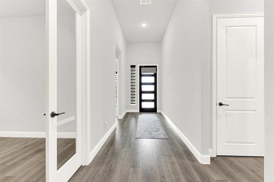 Spacious, unfurnished interior of a new home in , Northlake (Image 19).