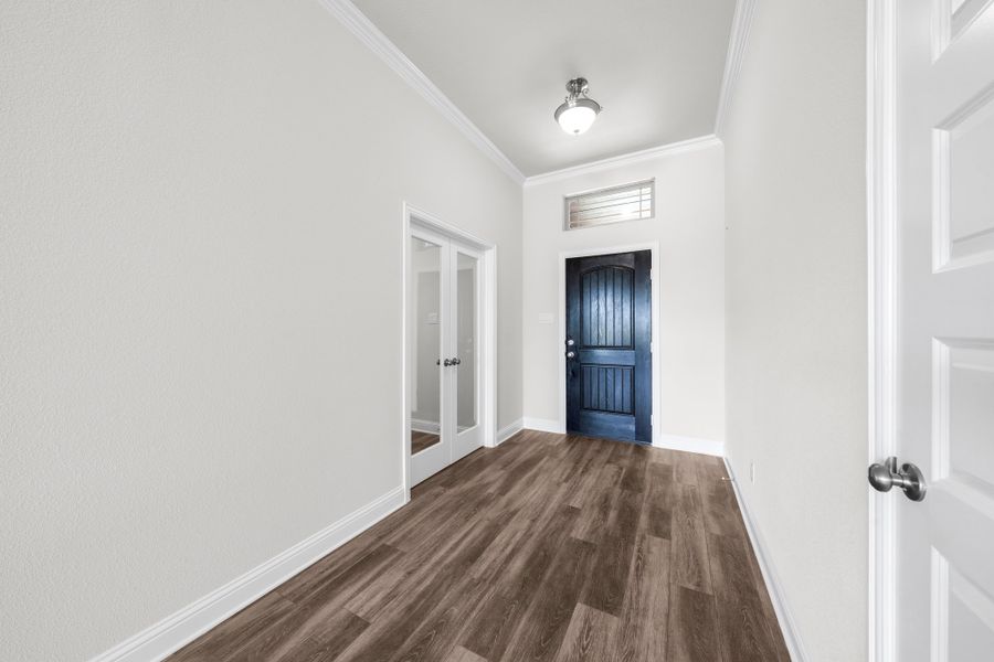 Spacious, unfurnished interior of a new home in Mallard Point, Greenville (Image 22).