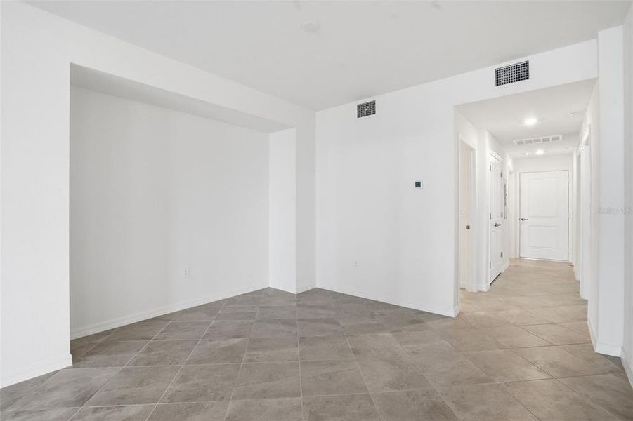 Spacious, unfurnished interior of a new home in Legends Cove, Bradenton (Image 15).