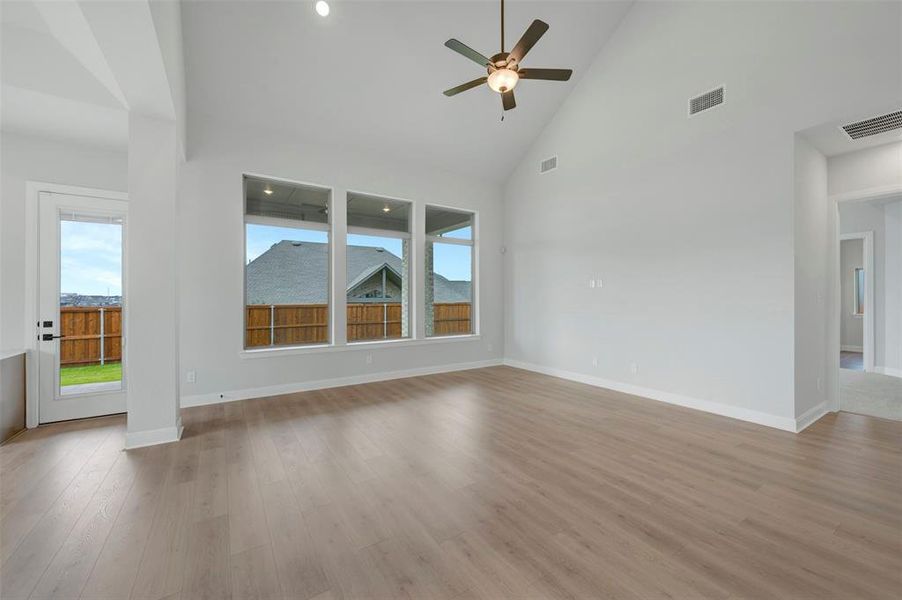 Spacious, unfurnished interior of a new home in Terraces – Estates, Rockwall (Image 21).