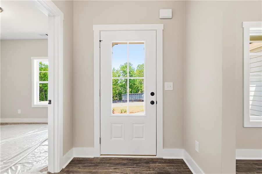 Spacious, unfurnished interior of a new home in Benson Estates, Dallas (Image 12).