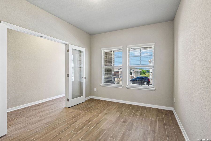Spacious, unfurnished interior of a new home in Royal Crest, San Antonio (Image 38).