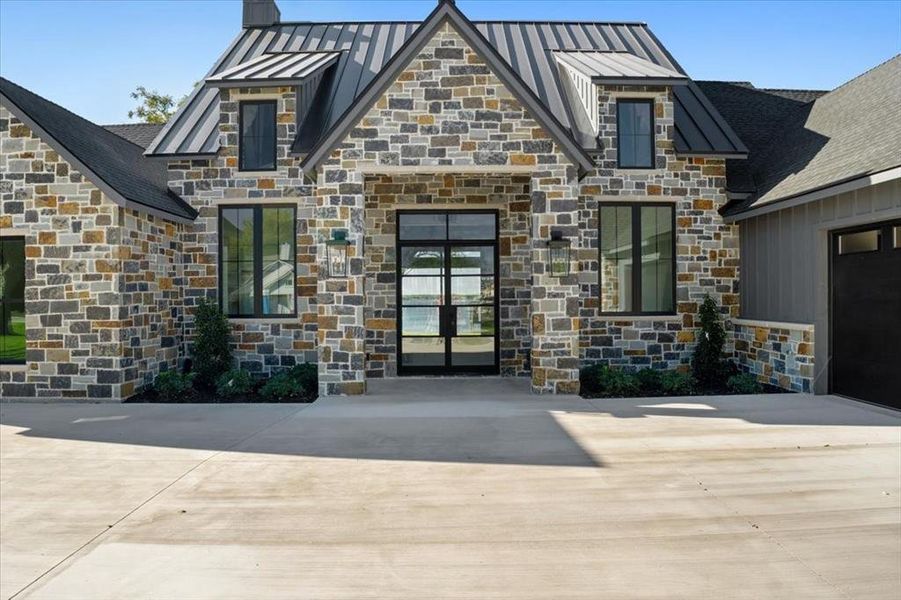 Front exterior of a new home in , Corsicana, TX, highlighting curb appeal (Image 23).