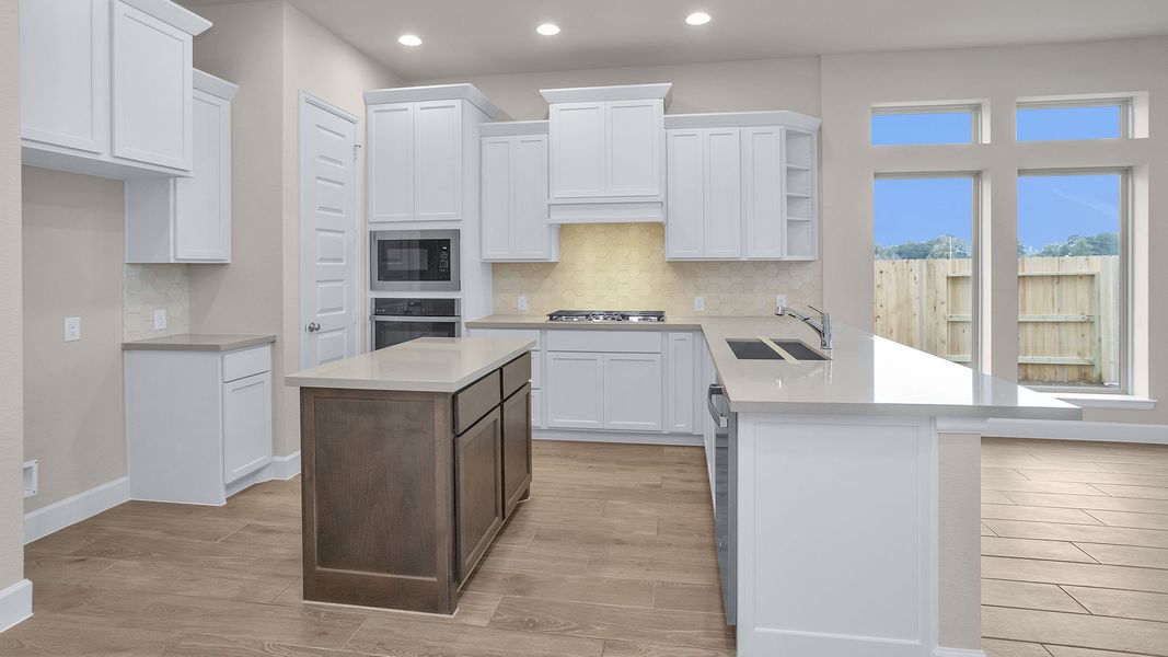 Furnished interior view inside a new home in Everly 45', Tomball (Image 7).