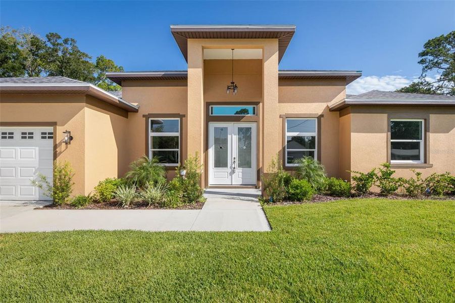 Exterior details and patio area of a home in , Palm Coast (Image 3).