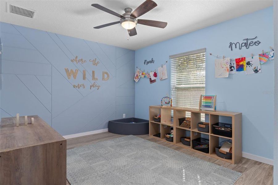 Image 33 of a home in .