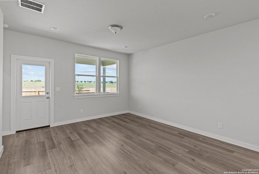 Image 10 of a home in Highland Ridge.