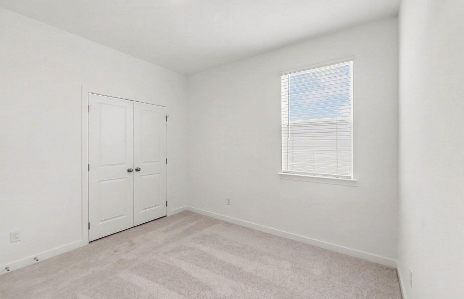Spacious, unfurnished interior of a new home in Larson Crossing, Elgin (Image 16).