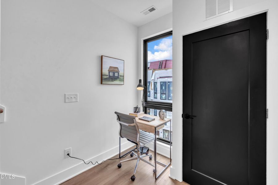 22-512 Gordon St 402-27