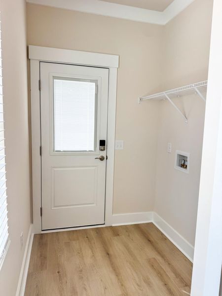 Spacious, unfurnished interior of a new home in , Walterboro (Image 8).