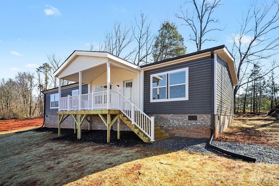 Exterior details and patio area of a home in , Shelby (Image 19).