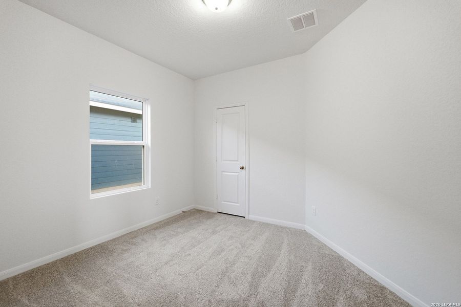 Spacious, unfurnished interior of a new home in Garden Grove, San Antonio (Image 13).
