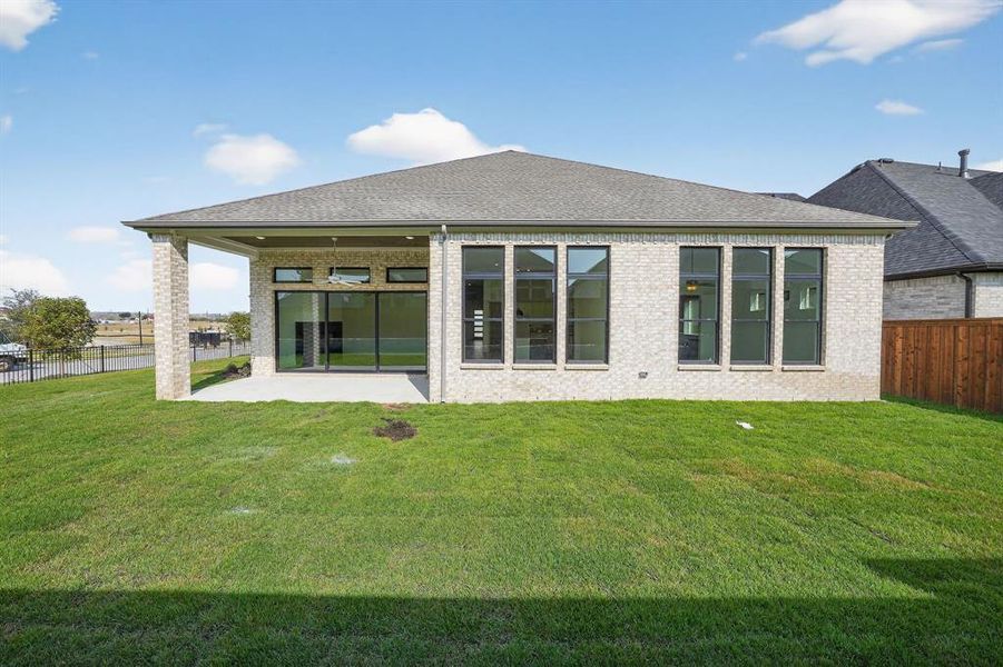 Exterior details and patio area of a home in Walsh Ranch, Fort Worth (Image 19).