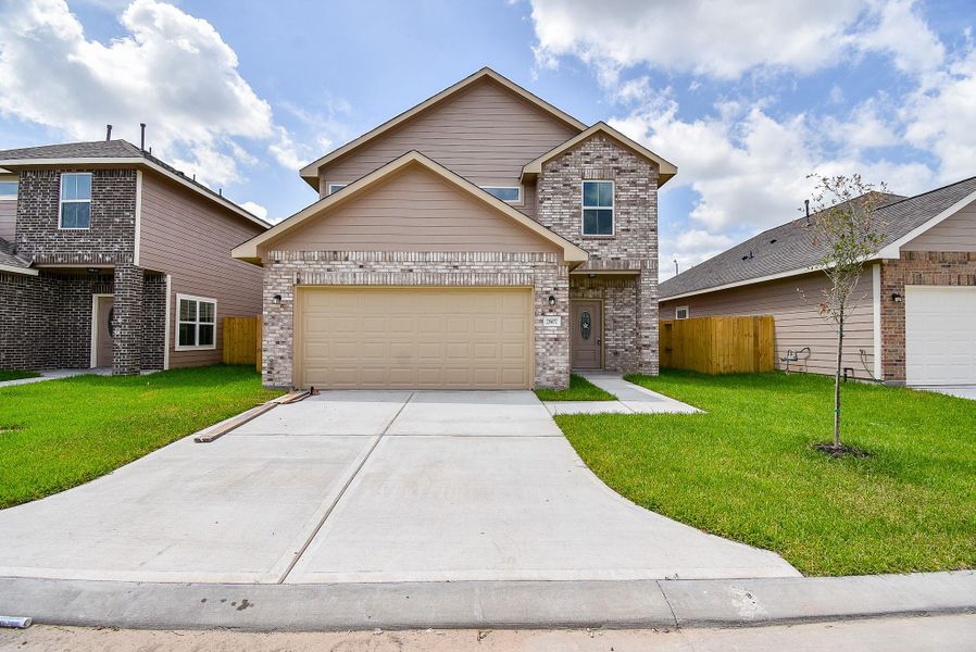 Front exterior of a new home in , Houston, TX, highlighting curb appeal (Image 1). Front exterior of a new home in , Houston, TX, highlighting curb appeal (Image 1).