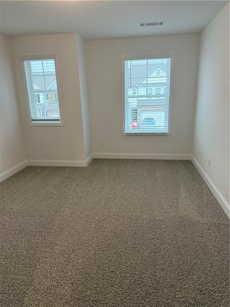 Spacious, unfurnished interior of a new home in , Gainesville (Image 7).