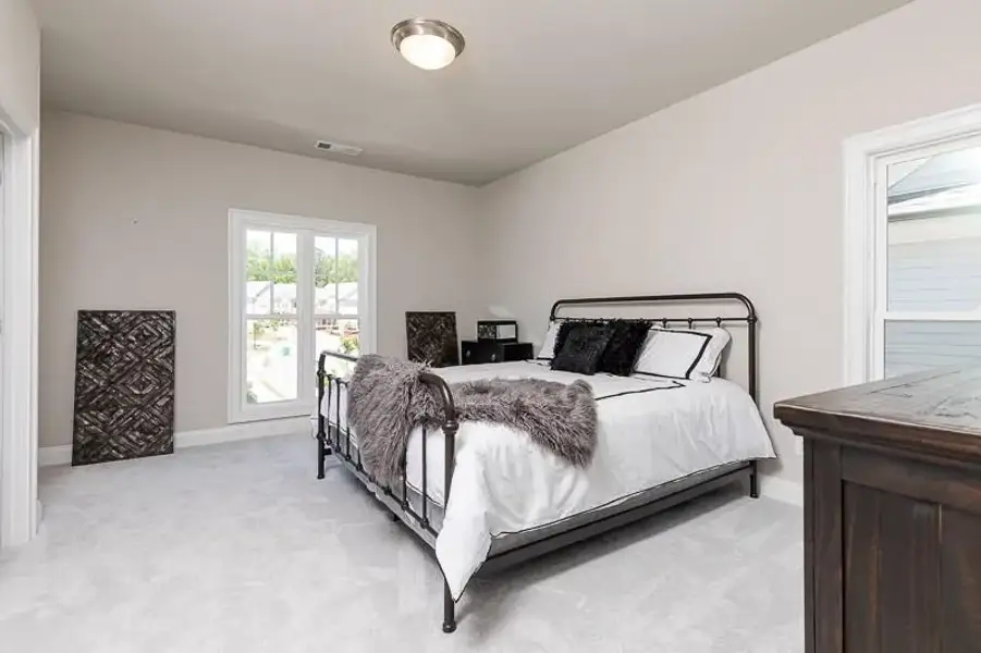 Furnished interior view inside a new home in Aberdeen, Hoschton (Image 13).