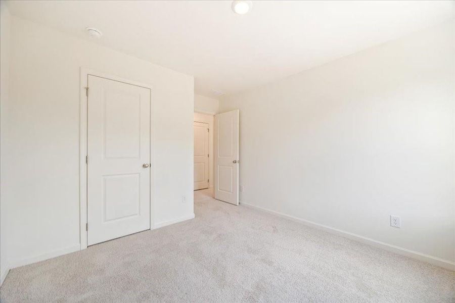 Spacious, unfurnished interior of a new home in Old Salem Crossing, Conyers (Image 24).