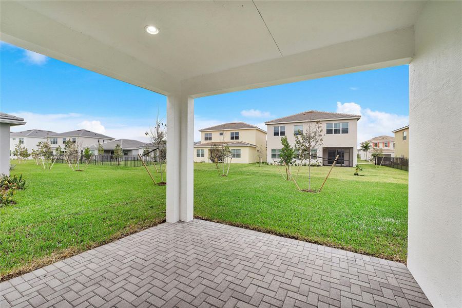 Exterior details and patio area of a home in , Loxahatchee (Image 29).