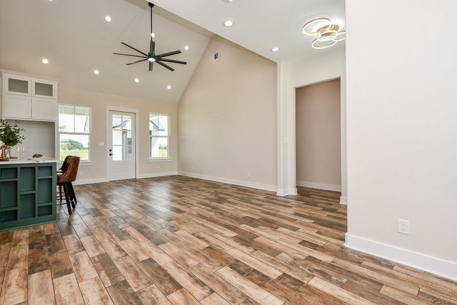 Spacious, unfurnished interior of a new home in , Palacios (Image 29). Spacious, unfurnished interior of a new home in , Palacios (Image 29).