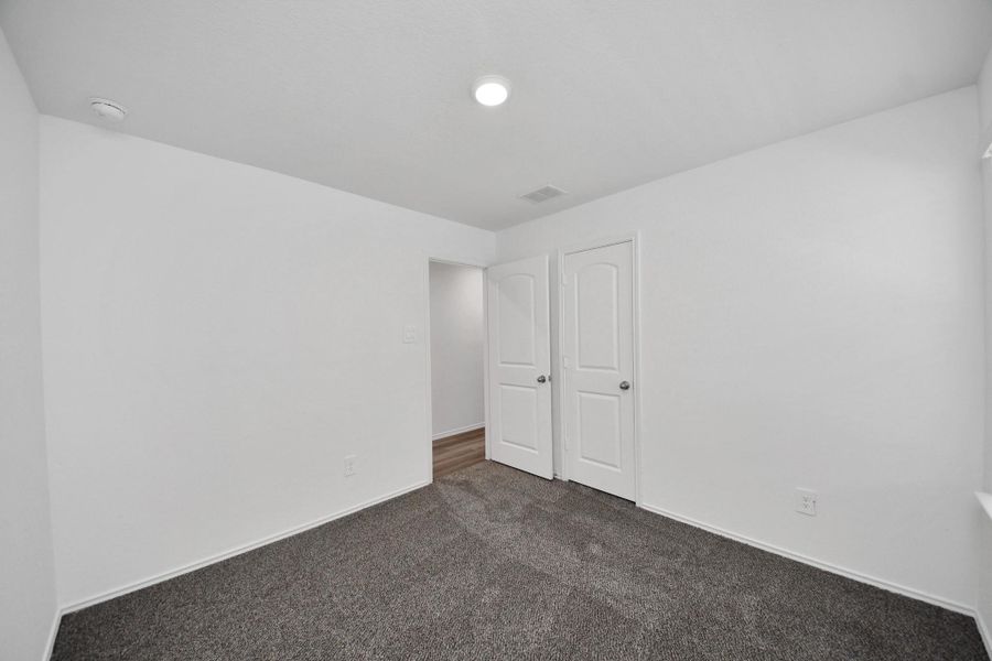 Spacious, unfurnished interior of a new home in Legacy Park, Houston (Image 32).