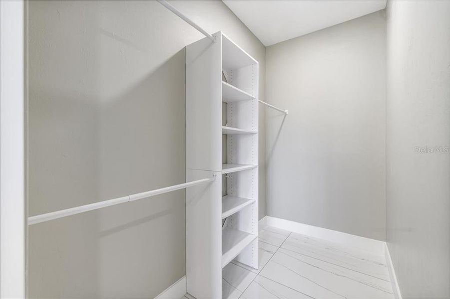 Spacious, unfurnished interior of a new home in , Lehigh Acres (Image 19).