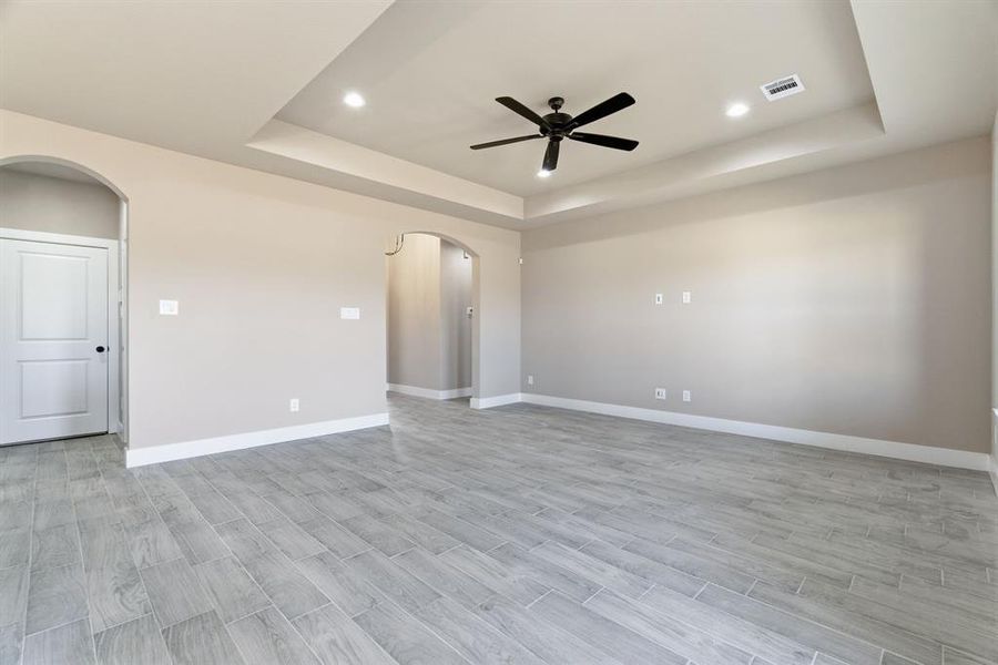 Spacious, unfurnished interior of a new home in , Bridgeport (Image 28).
