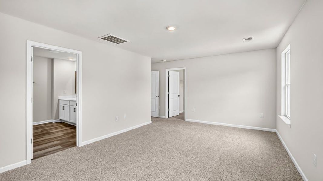 Spacious, unfurnished interior of a new home in Tyger Pines, Moore (Image 34).