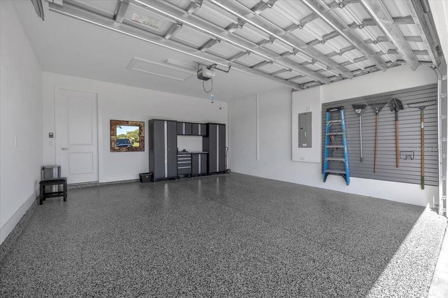 Spacious, unfurnished interior of a new home in , Venice (Image 24).