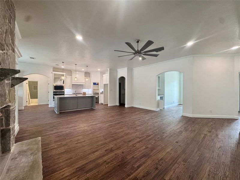 Spacious, unfurnished interior of a new home in , Weatherford (Image 22). Spacious, unfurnished interior of a new home in , Weatherford (Image 22).