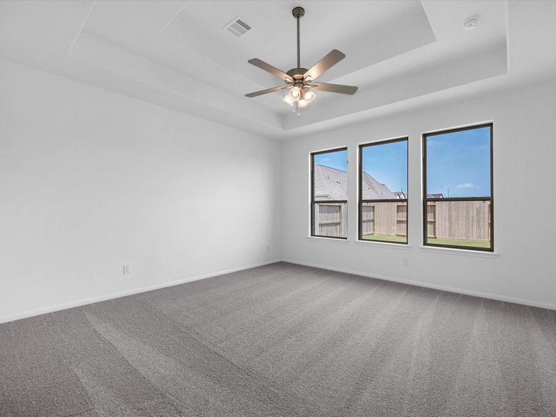 Spacious, unfurnished interior of a new home in Candela, Richmond (Image 10).