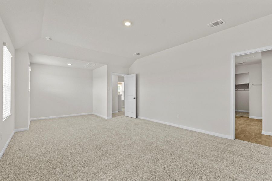 Spacious, unfurnished interior of a new home in Whisper South, San Marcos (Image 24).