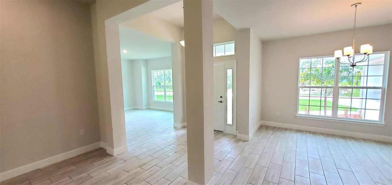 Spacious, unfurnished interior of a new home in Port Charlotte, Port Charlotte (Image 6).
