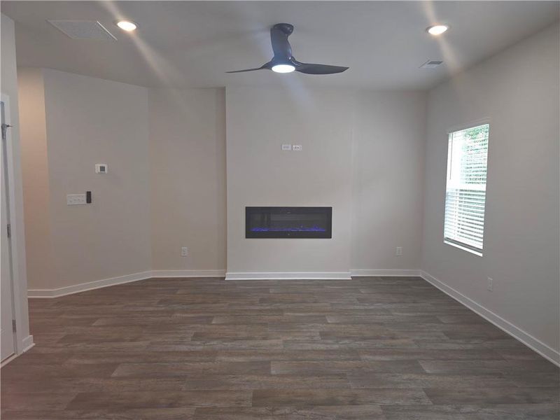 Spacious, unfurnished interior of a new home in Southern Hills, McDonough (Image 29).