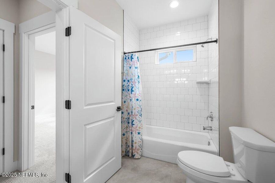 Furnished interior view inside a new home in , Ponte Vedra (Image 33).