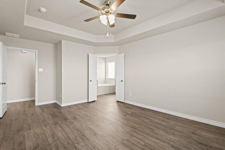 Spacious, unfurnished interior of a new home in Rocky Creek Crossing, Crowley (Image 32).