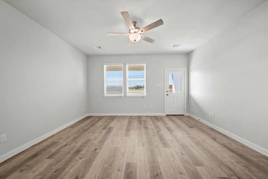 Spacious, unfurnished interior of a new home in Russell Ranch, Bay City (Image 23).