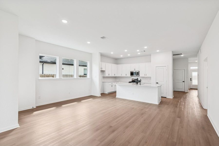 Spacious, unfurnished interior of a new home in Jubilee, Hockley (Image 34).