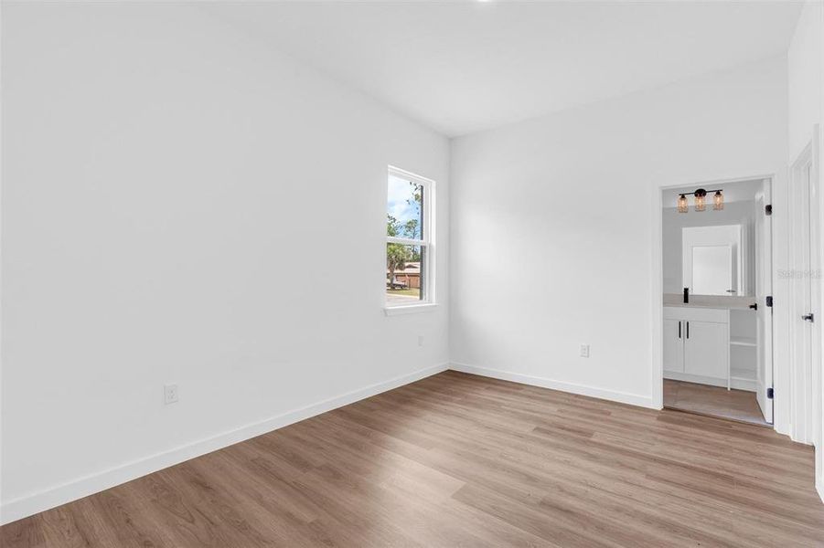 Spacious, unfurnished interior of a new home in , Dunnellon (Image 42).