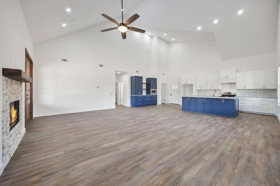 Spacious, unfurnished interior of a new home in , Rhome (Image 28). Spacious, unfurnished interior of a new home in , Rhome (Image 28).