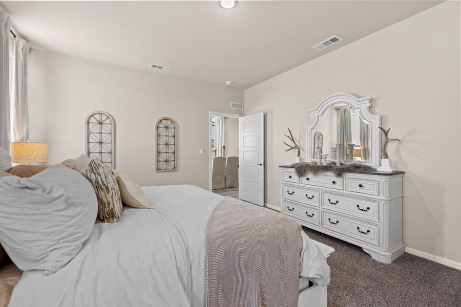 Representative furnished interior of a home built from the Oxford by D.R. Horton in Yukon Ridge, Odessa (Image 15). Representative furnished interior of a home built from the Oxford by D.R. Horton in Yukon Ridge, Odessa (Image 15).