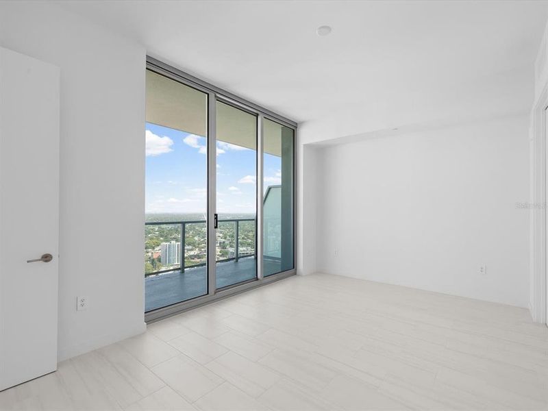 Spacious, unfurnished interior of a new home in , St. Petersburg (Image 25). Spacious, unfurnished interior of a new home in , St. Petersburg (Image 25).