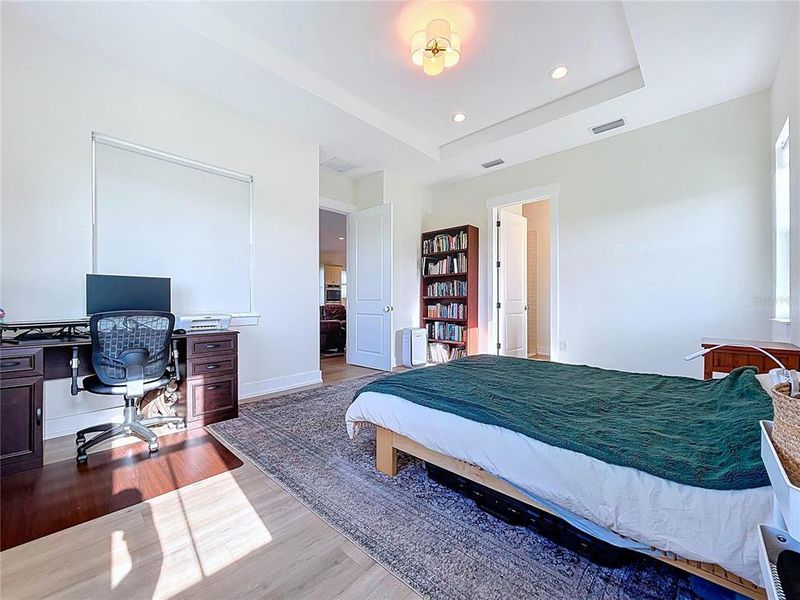 Furnished interior view inside a new home in , Plant City (Image 14).