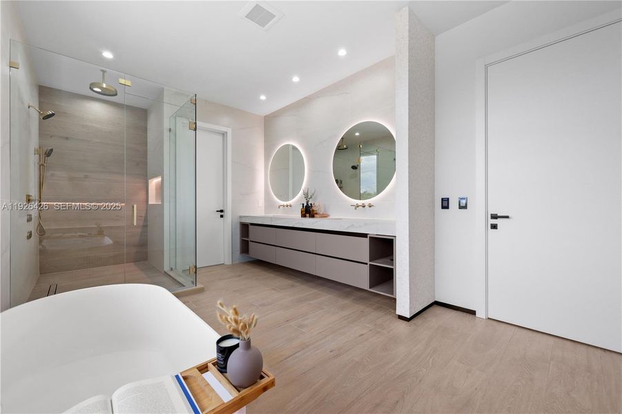 Furnished interior view inside a new home in , Fort Lauderdale (Image 19).