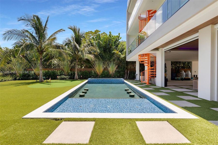 Exterior details and patio area of a home in , Key Largo (Image 4). Exterior details and patio area of a home in , Key Largo (Image 4).
