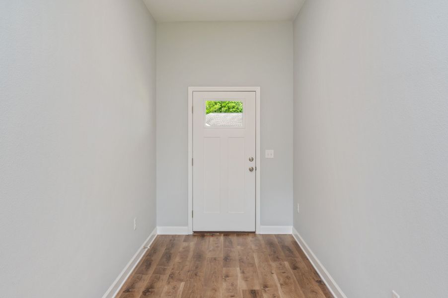 Spacious, unfurnished interior of a new home in , Crestview (Image 12).