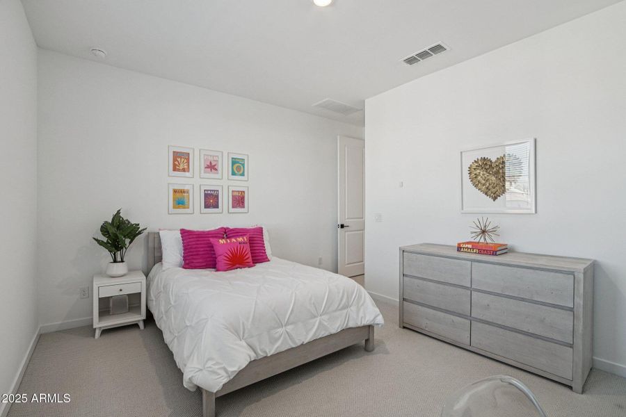 22-web-or-mls-E Waller Ln-S2611-022