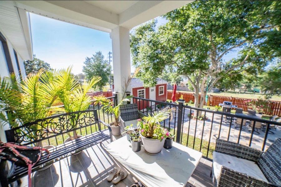 Exterior details and patio area of a home in , Lake Wales (Image 16).
